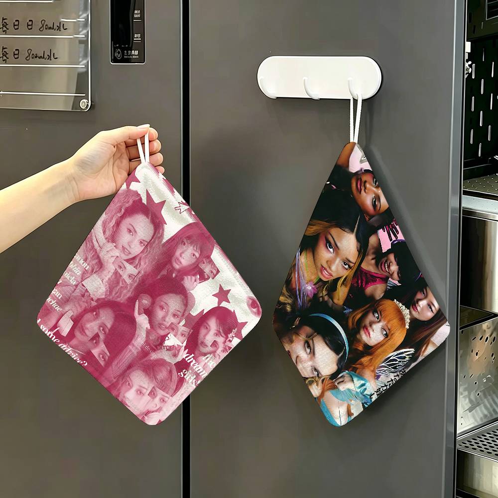 Global Pop Group K-Katseye Pol - đánh giá và giá Global Commercial Printing